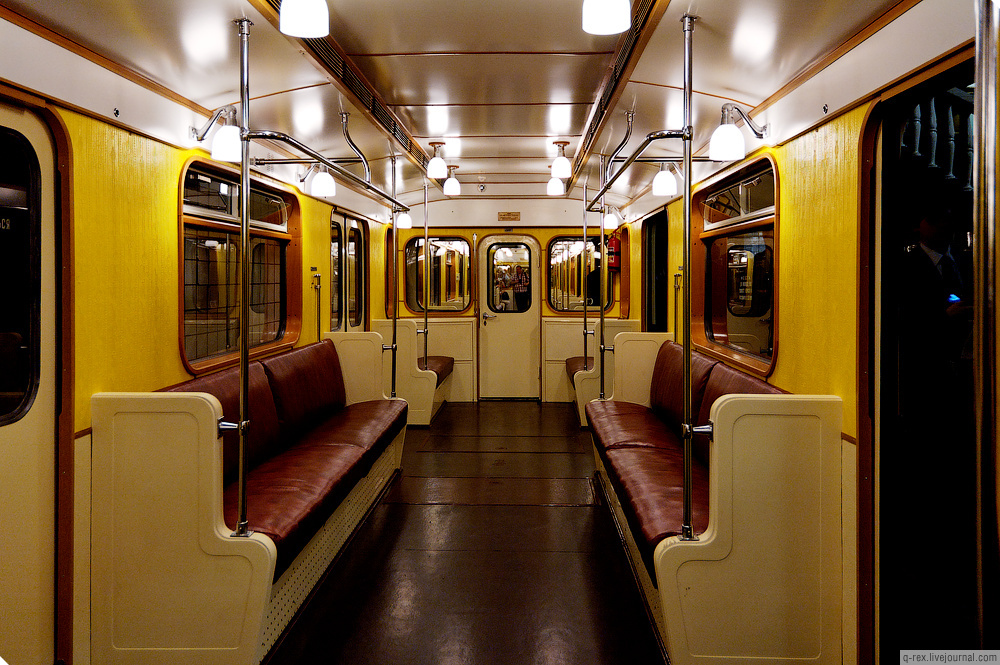 75 лет метро: пуск ретропоезда 