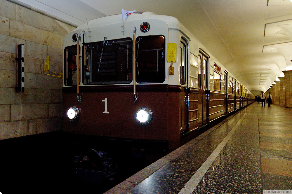 75 лет метро: пуск ретропоезда 